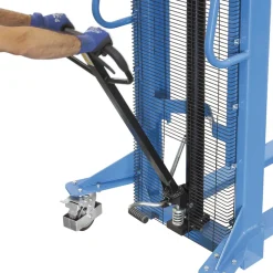 SOLLEVATORE MANUALE PER PALLET